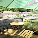 Premium In With Garden Apartament
