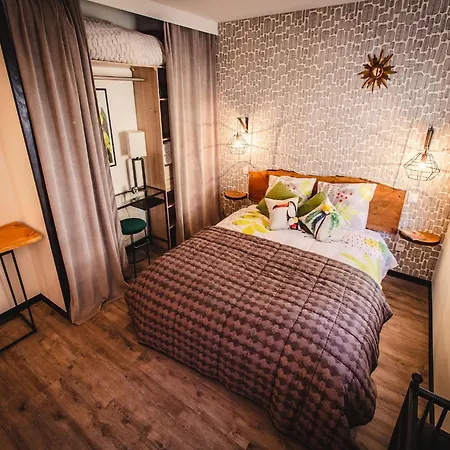 Premium In With Garden Appartement