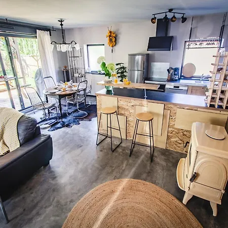 Premium In With Garden