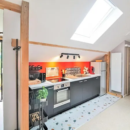 Premium In With Garden Appartement