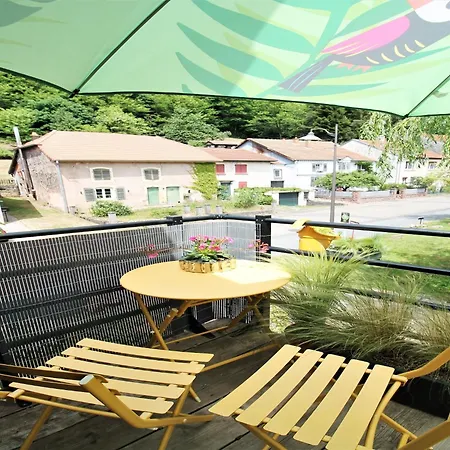 Premium In With Garden Apartman